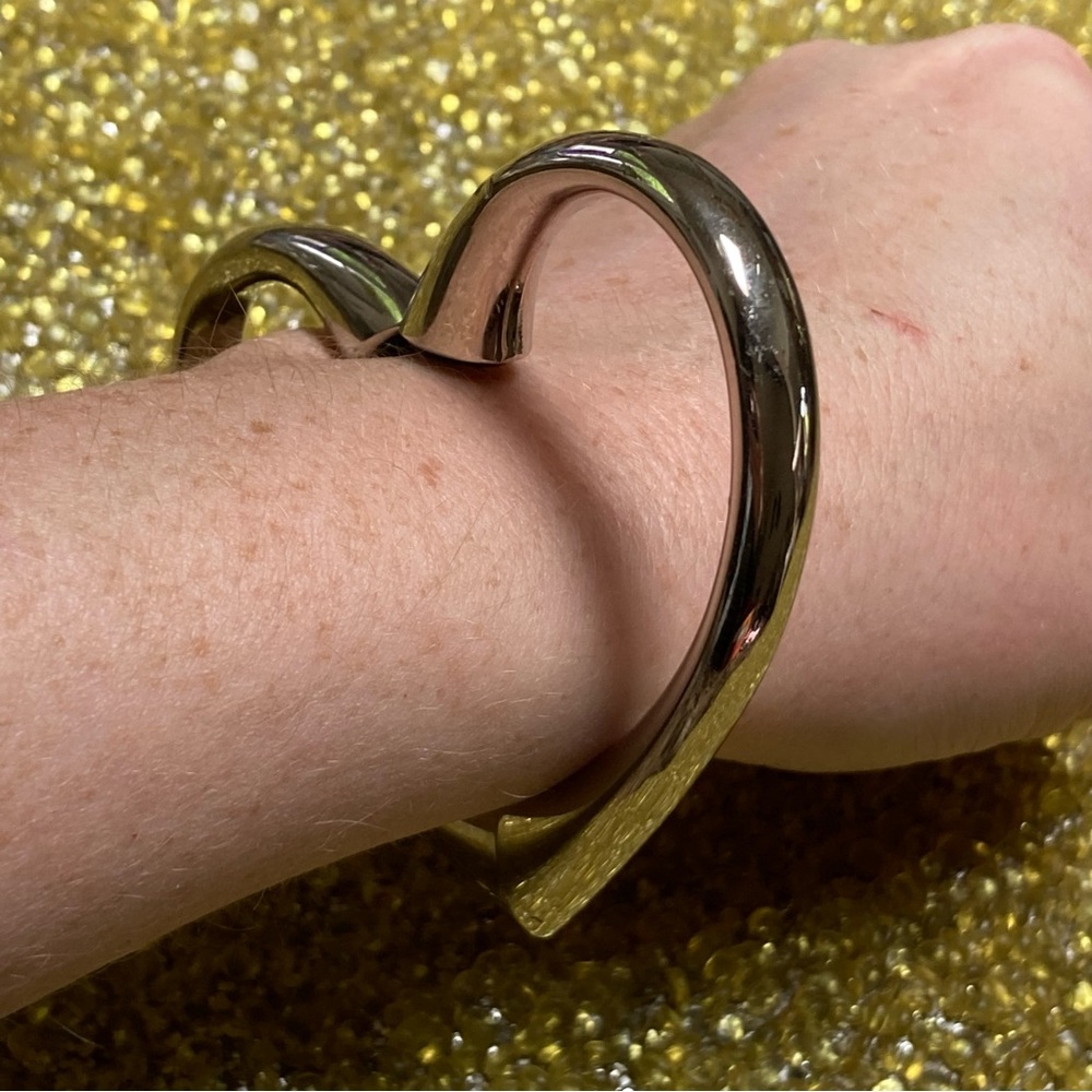 Heart Shape Bracelet - Picture 5 of 11